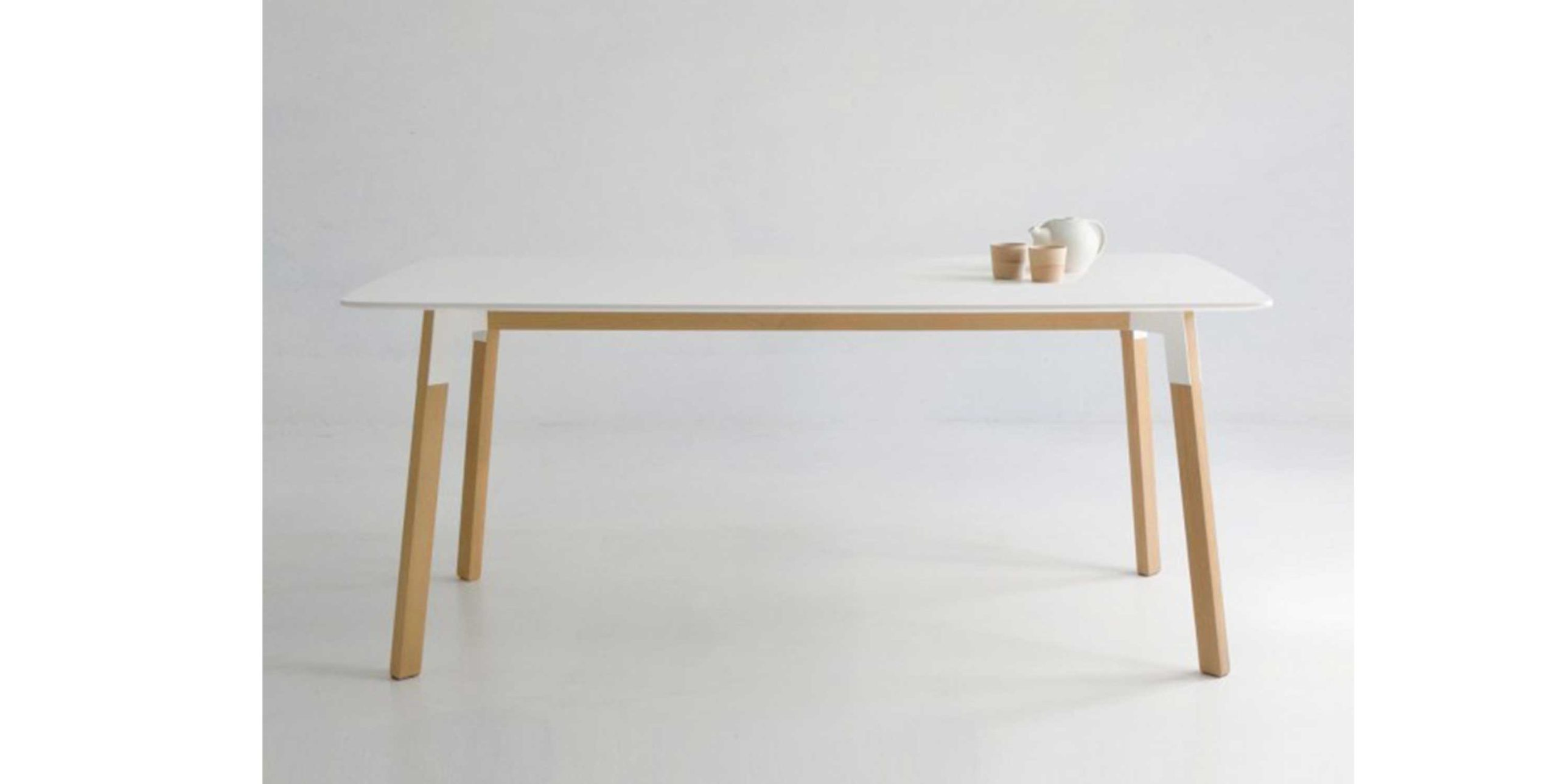 Silo dining table